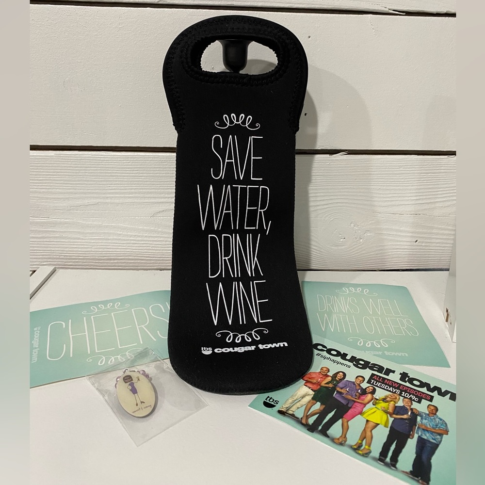 Cougar Town Neoprene Wine/Water Bottle Carrier SPECIAL EDITION - RARE